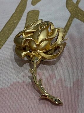 Gold Floral Stem Brooch - Women Jewelry